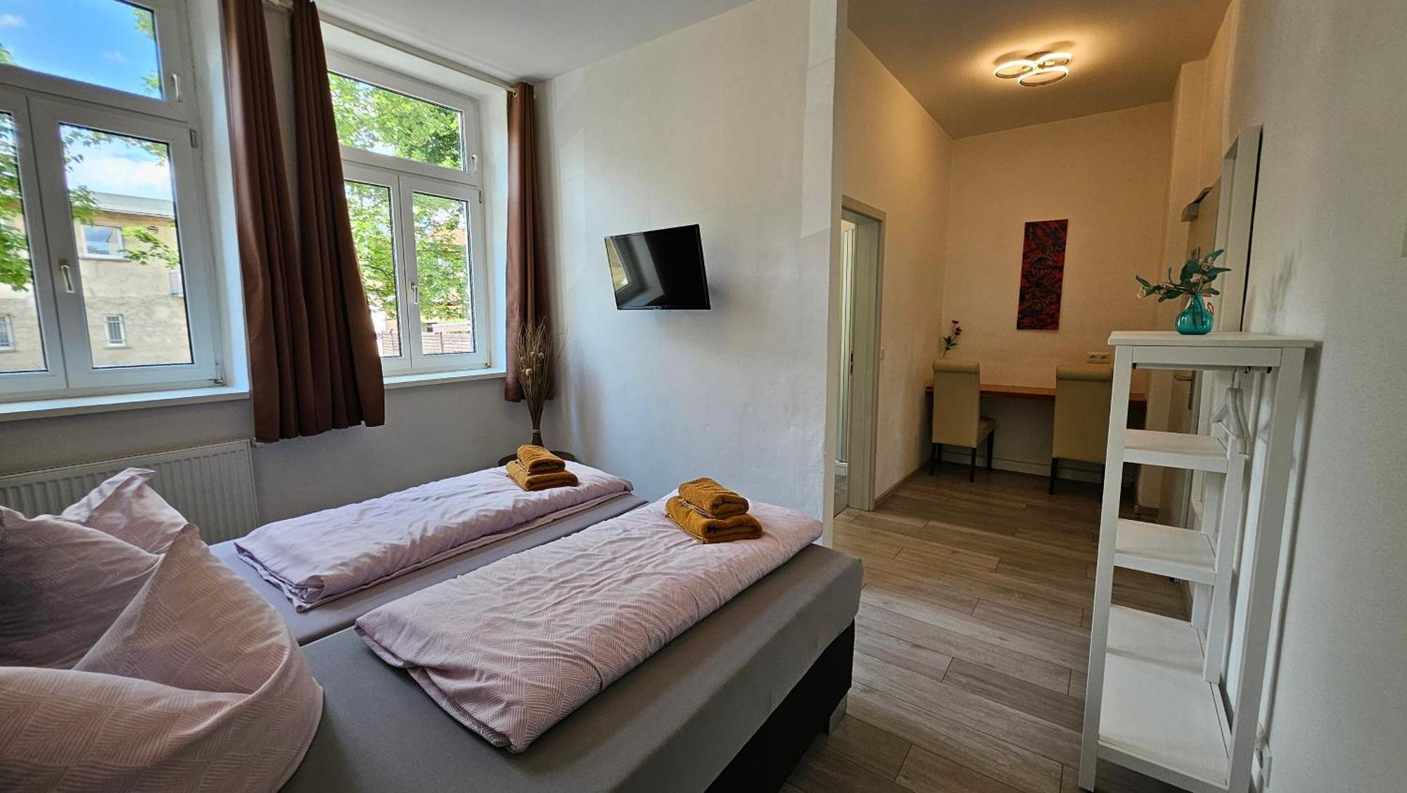 Zum Obstler - Gaststaette Und Pension Gera Exterior foto